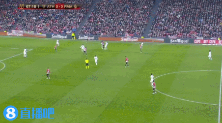 2025巴甲10月最佳球员：帕尔梅拉斯中锋维托尔-罗克