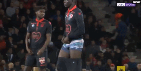 德容：之前哪怕有顶级球星也曾无缘大赛，今天的成果值得珍惜（德容：阵中有巨星也曾错失大赛，如今这份成果更该珍惜）