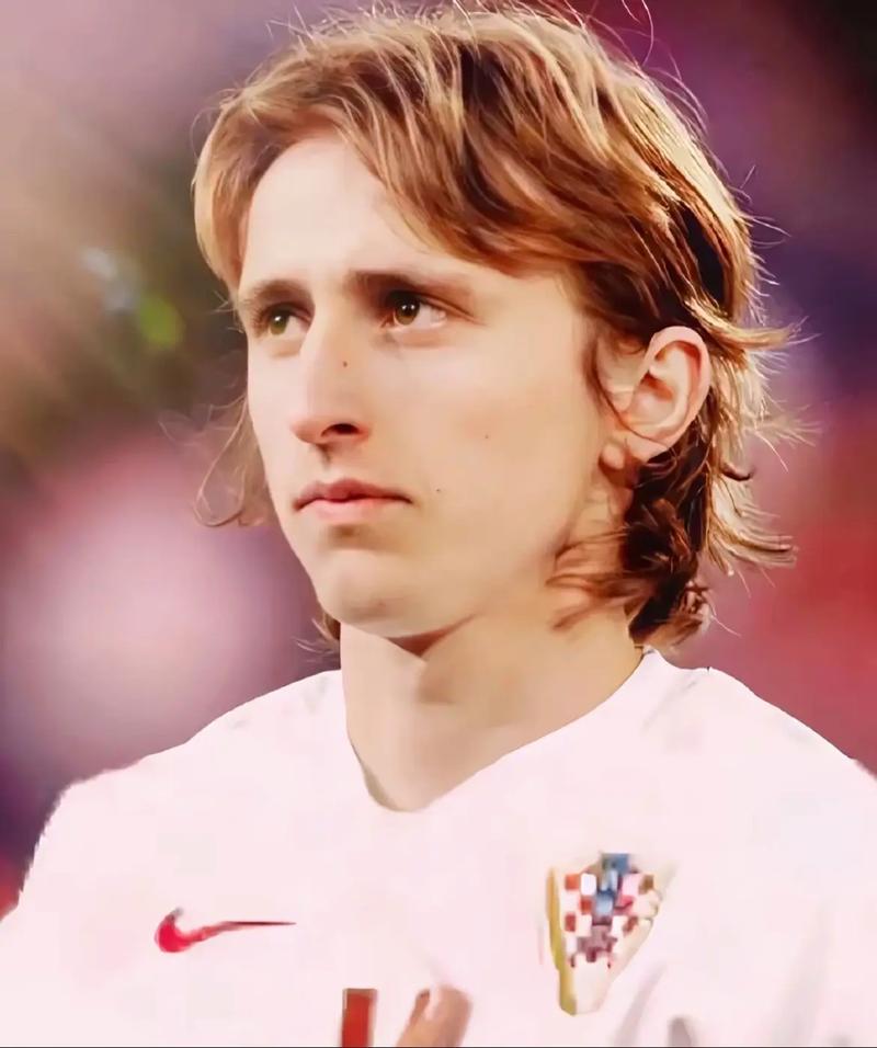 U22国足vs乌兹别克斯坦U22：拜合拉木替补，蒯纪闻、毛伟杰首发