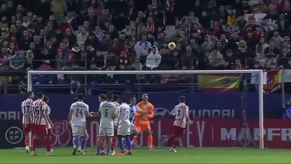 格策：世界杯绝杀阿根廷的那一刻靠的是本能；梅西是我的偶像