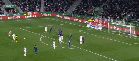 勒沃库森客场1-0战胜本菲卡，希克制胜