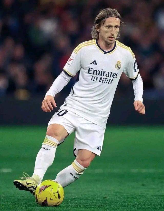 齐沃：种种困难让我们在赢球后更高兴；今天的劳塔罗值得拥抱